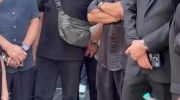کلیپ مراسم بدرقه زنده یاد اکبر عبدی با حضور هنرمندان