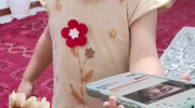 کلیپ بامزه دختر بچه الو ممدقلی بیا منو ببر