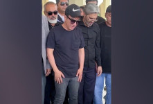 مراسم خاکسپاری مادر داریوش فرضیایی