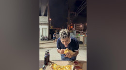 کلیپ چالش خنده دار غذا خوردن با سنگ کاغذ قیچی