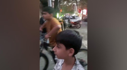 کلیپ پسر بچه خوشبختانه کم کم داره...