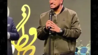 لحظه برنده شدن امیرحسین قیاسی به عنوان بهترین مجری در جشن حافظ