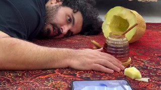 کلیپ بامزه ترکیب خربزه و عسل از چت جی پی تی