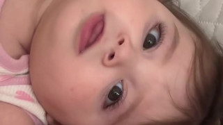 کلیپ بامزه نی نی کوچولوی بسیار زیبا