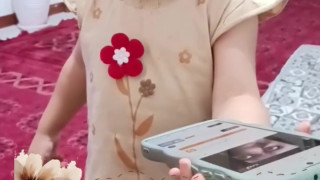 کلیپ بامزه دختر بچه الو ممدقلی بیا منو ببر